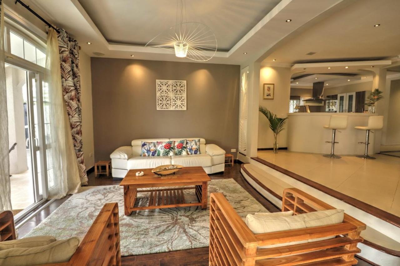 Happiness Villa 3 Bedroom Luxury Villa With Private Pool, Near All Amenities And Beaches Mauritius غراند بايَ المظهر الخارجي الصورة